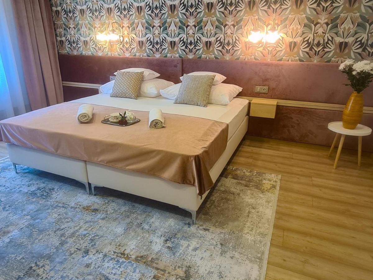 Ditlin Apartmanok Papa Luaran gambar